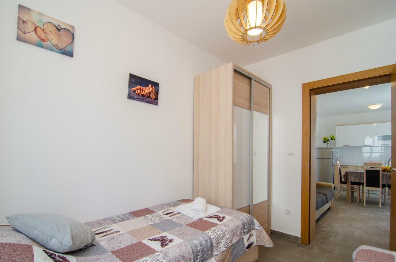 Apartments Sara 2 Bol Kültér fotó